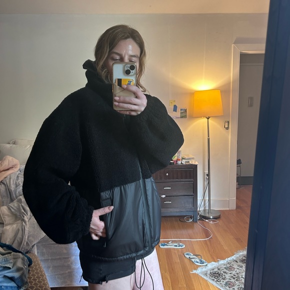 FRAME mix media high pile fleece jacket with vest insert in noir, sz. S - Picture 3 of 10